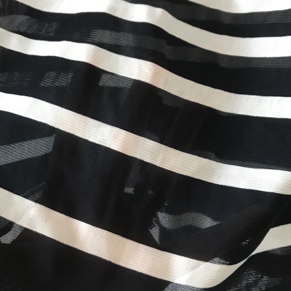The Limited cream black striped sleeveless top - Picture 2 of 4